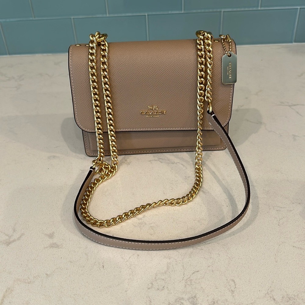 Coach purse, excellent condition, gold accents